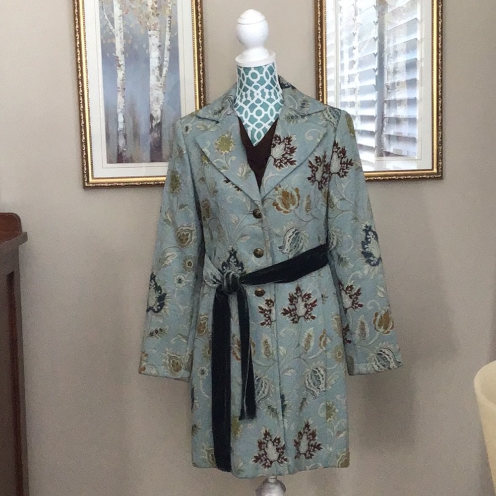 Cabi knee length jacket.